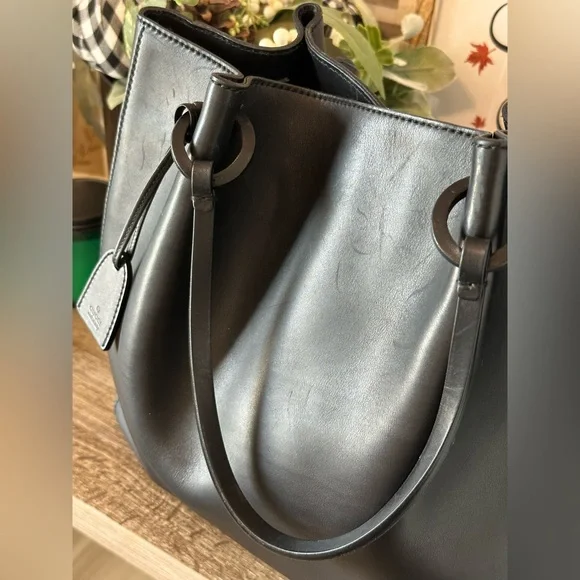 Gucci 101920 Black Leather Shopper Tote w/ Attached Zip Pouch - Picture 2 of 16